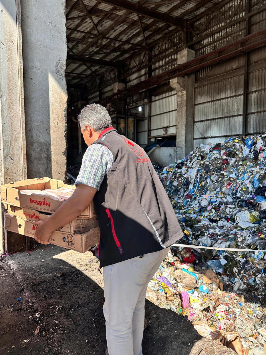 Sakarya'da Gıda Denetiminde Tarihi Geçmiş 140 Kilogram Tavuk Ele Geçirildi