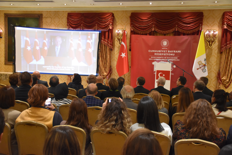 Cumhuriyetin 100. yıl dönümü nedeniyle yurt dışında resepsiyon