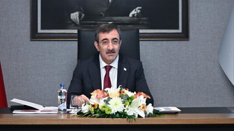 Cumhurbaşkanı Yardımcısı Yılmaz’dan “cari açık” değerlendirmesi