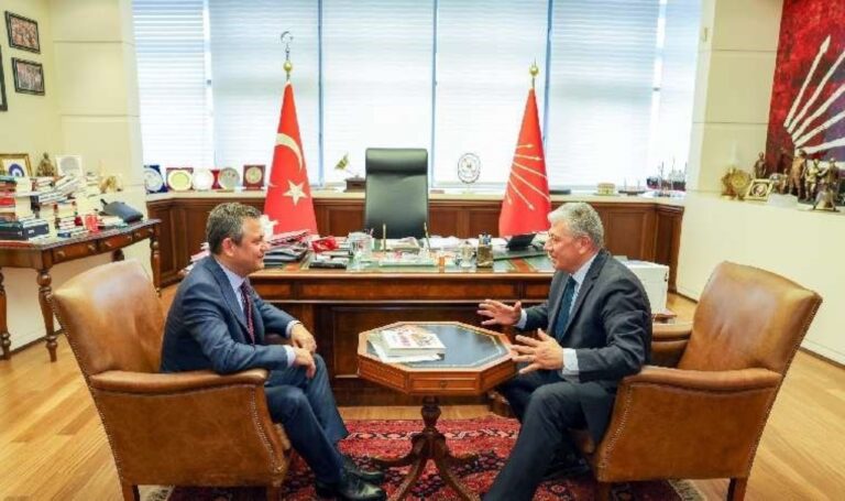 Özgür Özel, CHP Genel Merkezi’nde yazarımız Mustafa Balbay’ın sorularını yanıtladı: – Son Dakika Türkiye,Siyaset Haberleri