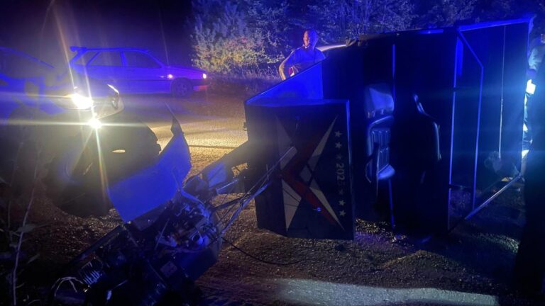 Düzce'de devrilen tarım aracında 2 kişi yaralandı