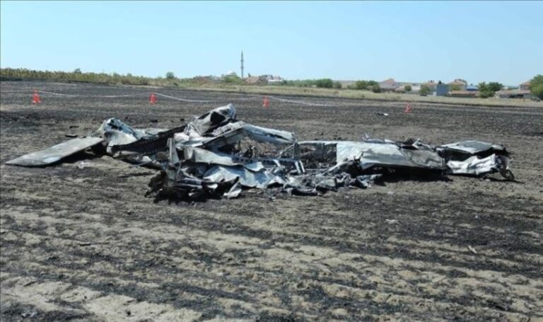 Rusya'da uçak düştü: 2 pilot hayatını kaybetti! – Son dakika dünya haberleri