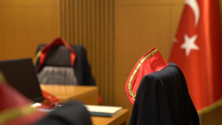 Burdur ve Karabük'te idare mahkemeleri kurulacak