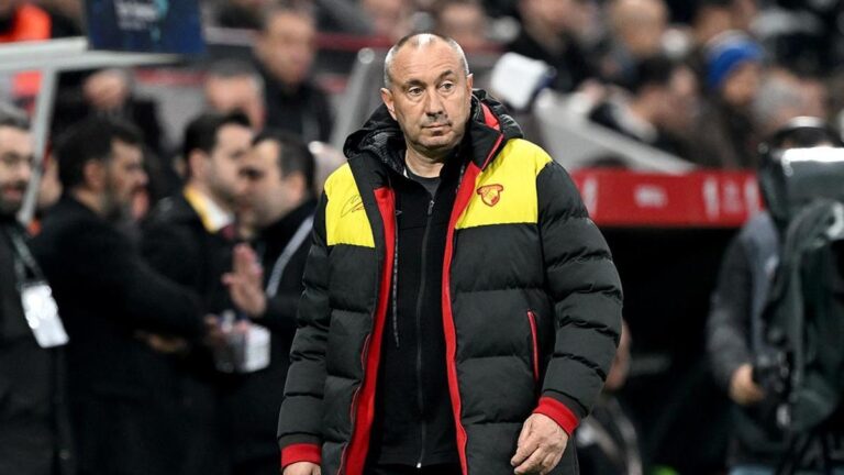 Son Dakika Spor Haberi | Stanimir Stoilov: Göztepe gerçekten çok güçlü bir aile