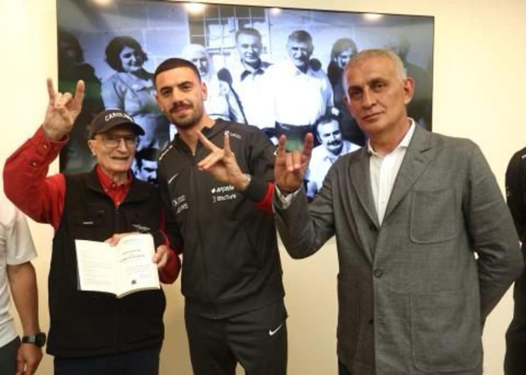 TF-Basenli-Haciosmanoglu-ve-a-a-mili-tak_757889_223668