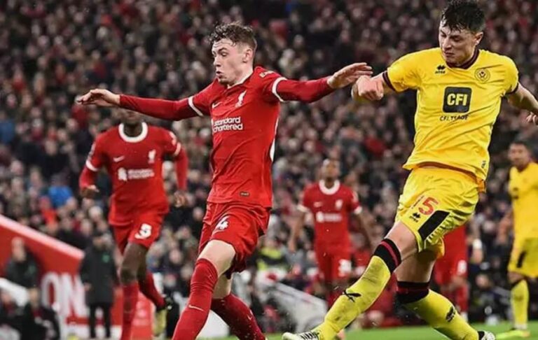 İlk Futbol Hakem Kıyafeti Nasıldı?