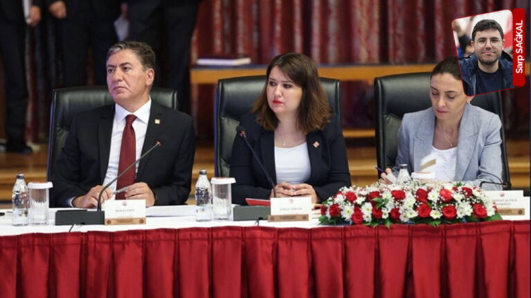 CHP, yeni çözüm süreci komisyonunun adına eklenen ‘demokrasi’ ifadesine vurgu yapıyor: ‘Anayasa tamamen tartışmaya kapalı’ – Son Dakika Siyaset Haberleri