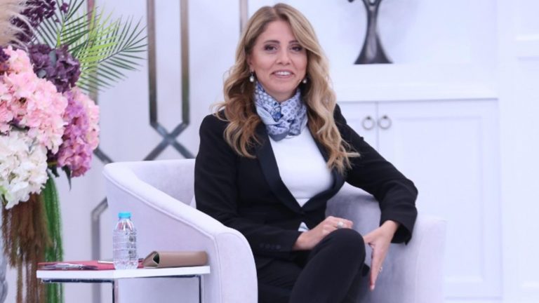 Esra Erol’un avukatı Hülya Kuran’ın kızı Zeynep güzelliğiyle gündem oldu! Herkes aynı şeyi söyledi